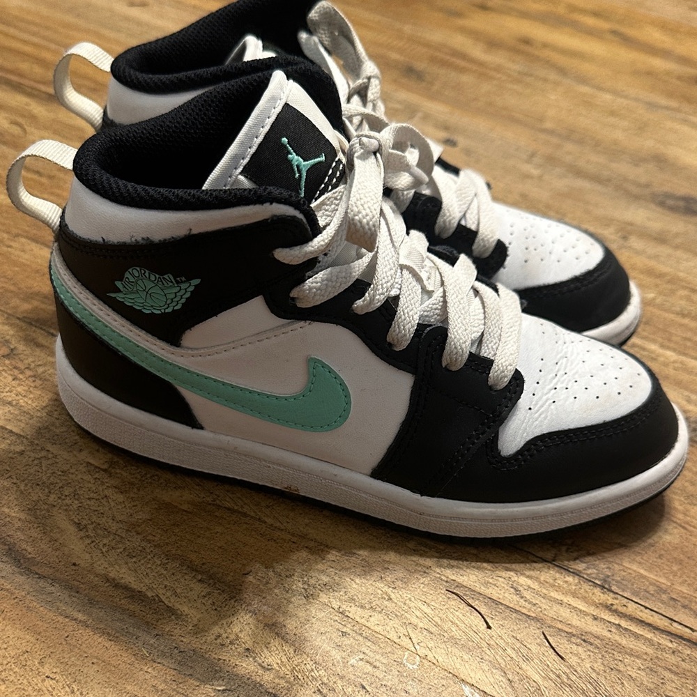 Nike Kids Black, White, and Teal Sneakers